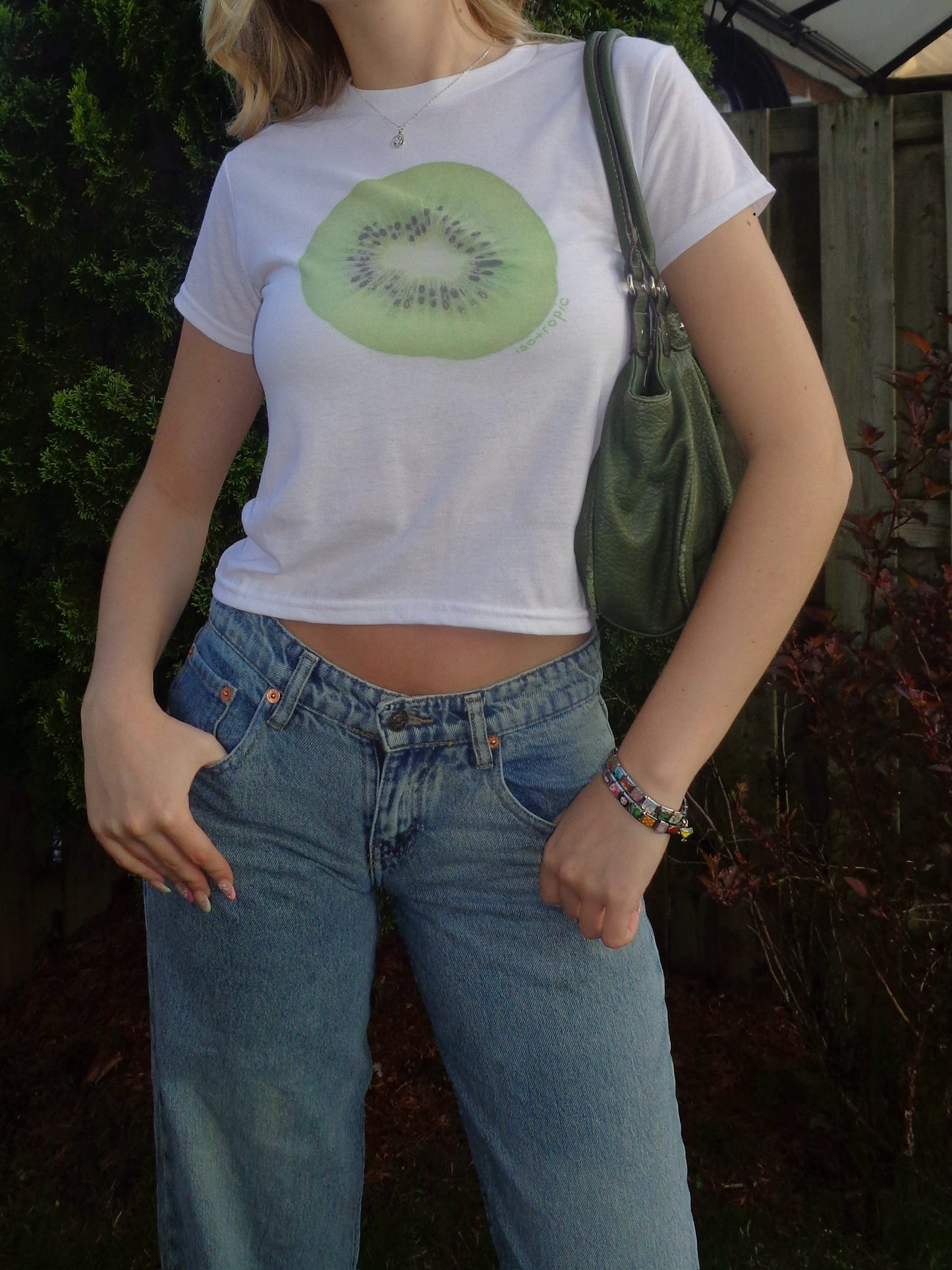 kiwi tee