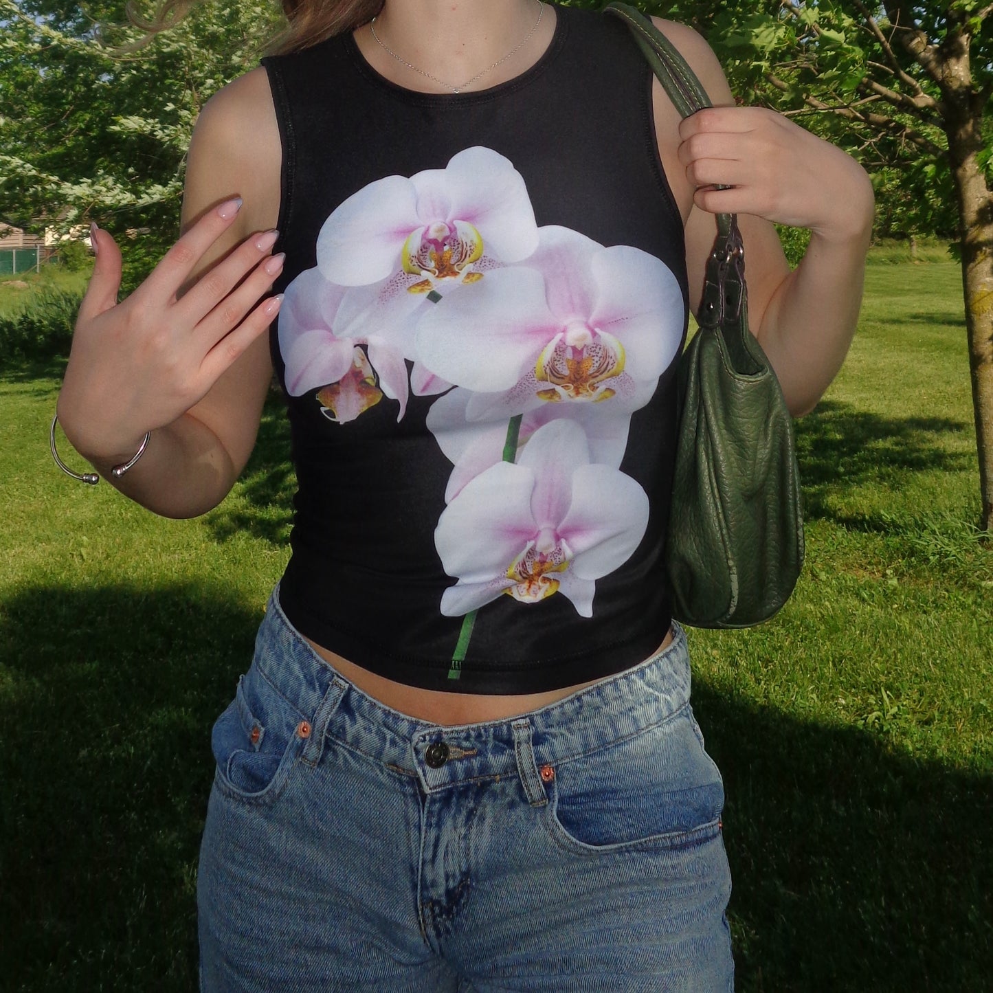 black flower tank