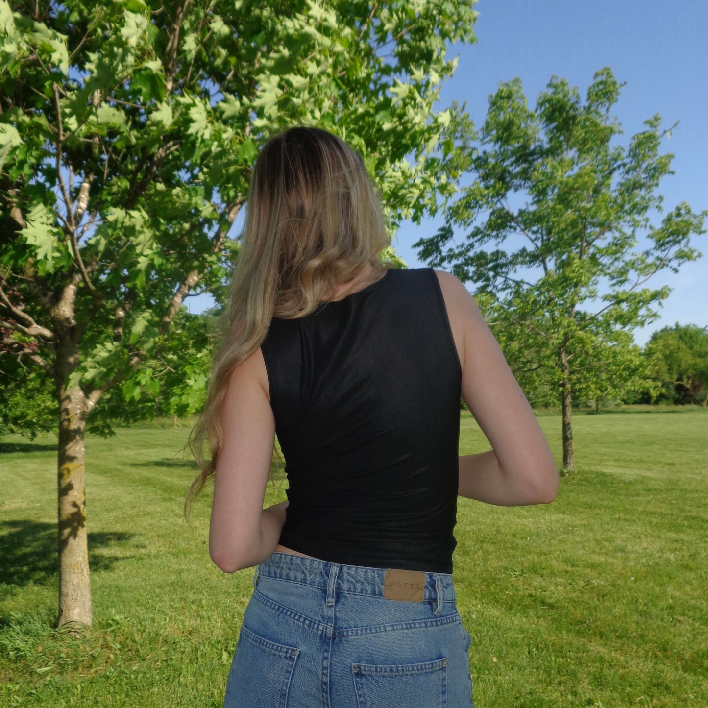 black flower tank